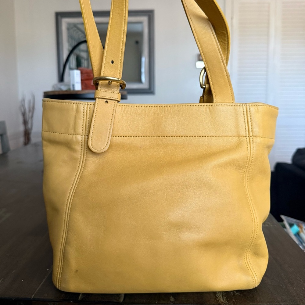 Vintage Coach Waverly SoHo Buckle
Bag Style 4157 in Yellow